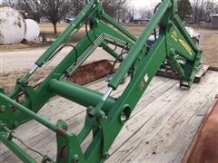 John Deere 673 Loader 