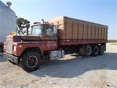 1968 Mack R600 Grain Truck 