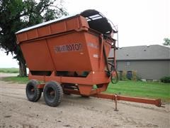 Richardton 1400 Side Dump Forage Wagon 