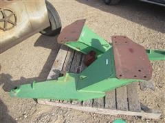 John Deere 840 Loader Mounts 