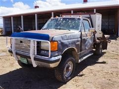 1988 Ford F350 4x4 Flatbed Pickup With Cake Feeder 