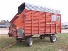 New Holland Crop Carrier 8 Forage Wagon 