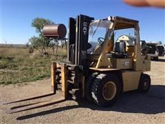 1987 Caterpillar V90E Forklift/Material Lift 