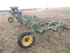 John Deere 1010 Field Cultivator 