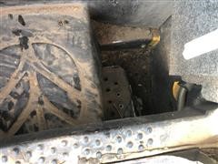items/c3e9cf289f7f48a0b69d45d814e40529/newhollandl175skidsteer-32.jpg