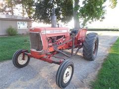 Allis-Chalmers D-17 Series IV 2WD Tractor 