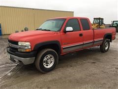 2001 Chevrolet 2500HD 4x4 Extended Cab Pickup 