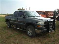 2002 Cheverolet 4WD 2500HD Extended Cab Pickup 