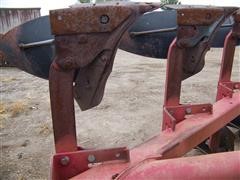 items/ca7aeb73c450e41180bd00155de187a0/caseih165mbrolloverplow