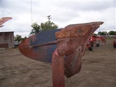 items/ca7aeb73c450e41180bd00155de187a0/caseih165mbrolloverplow