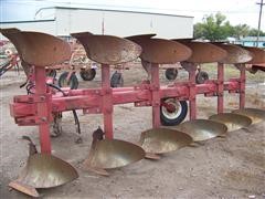 items/ca7aeb73c450e41180bd00155de187a0/caseih165mbrolloverplow