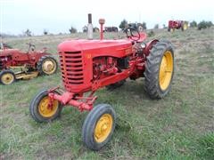 1952 Massey Harris 33 2WD Tractor 