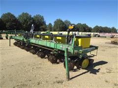 John Deere 1700 MaxEmerge Plus Planter 