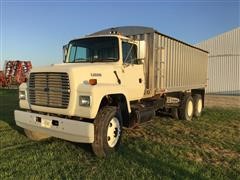 1996 Ford L9000 T/A Grain Truck 