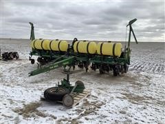 John Deere 7200 MaxEmerge 2 8R30 Planter 