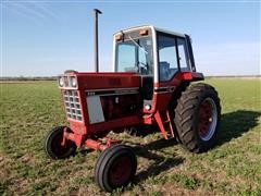 1978 International 886 2WD Tractor 