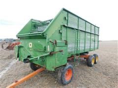 John Deere 125 Feeder Chuck Wagon 