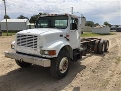 2000 International 4900 T/A Cab And Chassis 