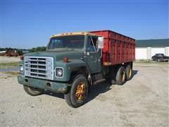 1981 International 1724 T/A Grain Truck 