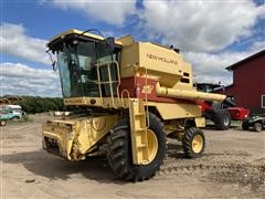 New Holland TR86 Combine 