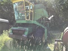 John Deere 105 Combine For Parts 