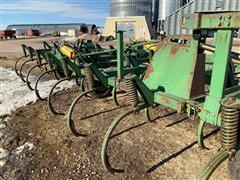 items/cfdcee3b2354ea11b69800155d70e01b/johndeere1650chiselplow-21.jpg