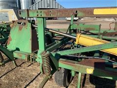 items/cfdcee3b2354ea11b69800155d70e01b/johndeere1650chiselplow-22.jpg