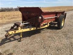 New Holland 327 Manure Spreader 