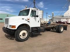 2000 International 4900 DT466E Cab & Chassis Truck 