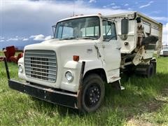 1977 Ford 7000 T/A Feed Truck 