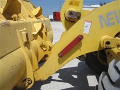 items/d20317b8571ce41180be00155de252ff/2001newhollandlw170loader