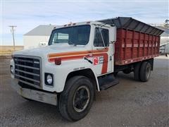 1981 International S Series 1724 Grain Truck 