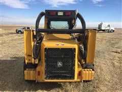 JD 332 Skidsteer with bucket 006.JPG