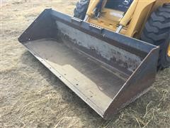 JD 332 Skidsteer with bucket 012.JPG