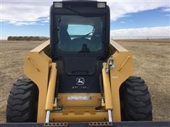 JD 332 Skidsteer with bucket 017.JPG