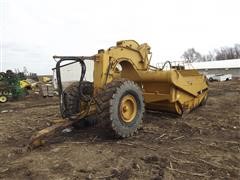 Caterpillar 621 Pull-Type Scraper 