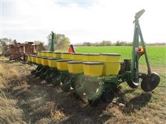 John Deere 1700 3 Point 8 Row Planter 