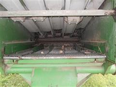 items/d5f471f8d228e41180be00155de252ff/unknownyearjohndeere105cornspecialcombine