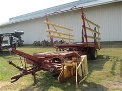 New Holland 1012 Bale Wagon 