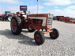 1973 IH 666 Tractor 