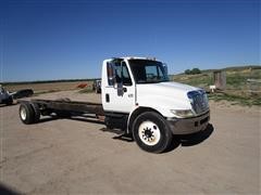 2002 International 4300 Cab & Chassis 