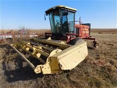 1995 New Holland 2550 Swather W/New Holland Model 2216 Auger Header 