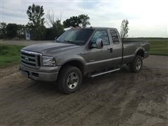 2005 Ford F350 Super Duty 4X4 Extended Cab Pickup 