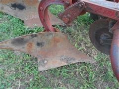 items/d953e31a1449e41180bf00155de1c209/masseyharris316plow