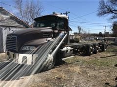 2000 Mack Vision Tri/A Cab & Chassis For Parts 