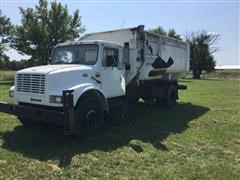 1998 International 4700 T/A Feed/Mixer Truck 