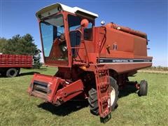 International 1420 Axial-Flow Combine 