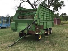 John Deere 716A Forage/Feed Wagon 