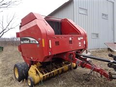 New Holland BR 780 Round Baler 