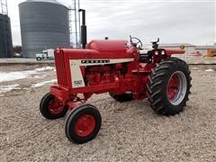 1965 International Farmall 806 LP 2WD Tractor 